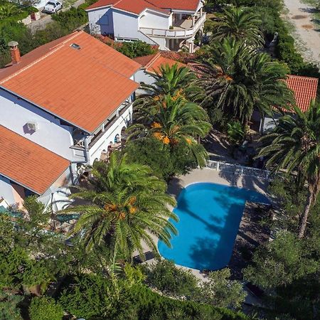 Beach Boy & Pool Girl Apartments Vir Eksteriør bilde