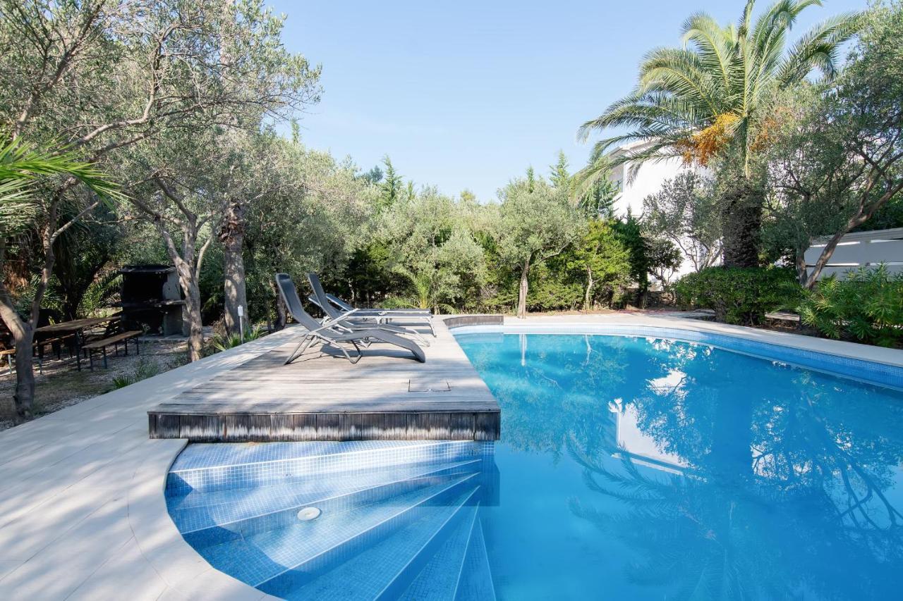 Beach Boy & Pool Girl Apartments Vir Eksteriør bilde